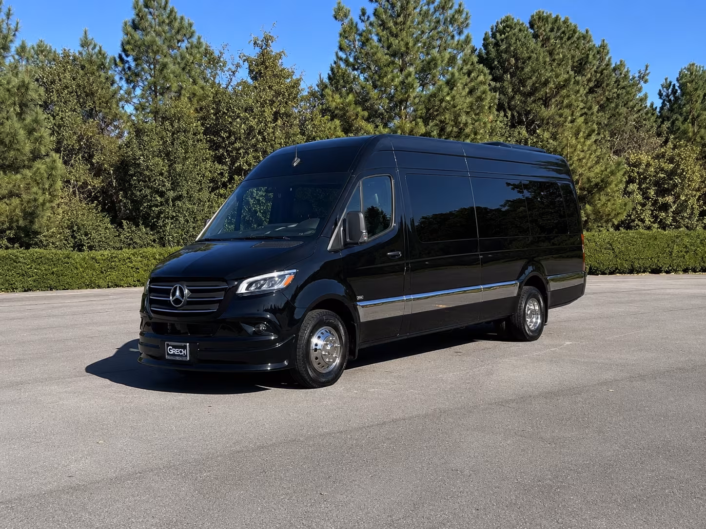 find the perfect transportation for your next airport transfer 3
