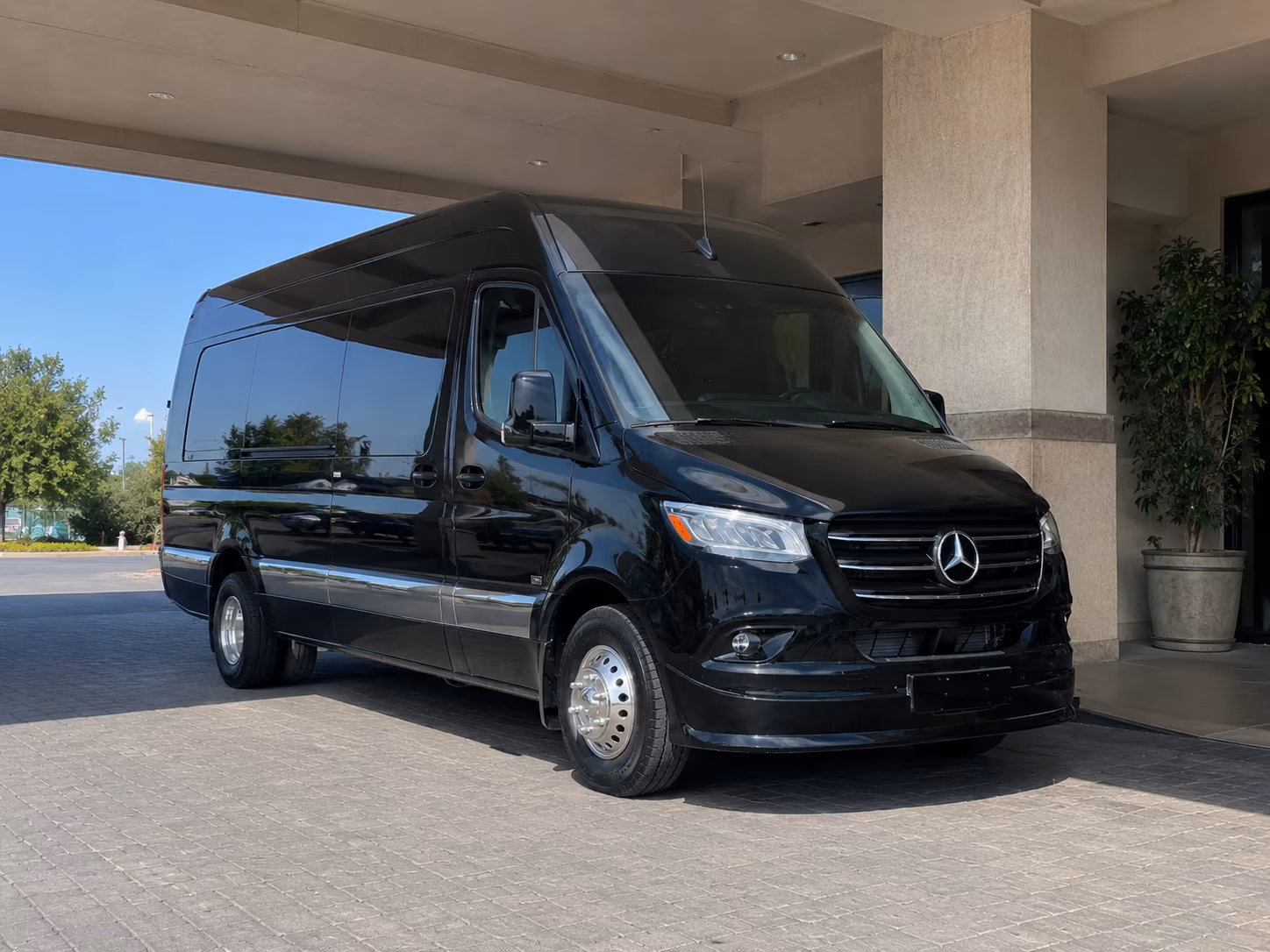lancaster 18 passenger sprinter van
